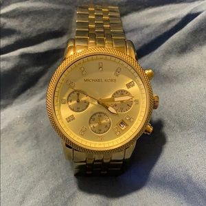 Used Michael kors watch needs battery 🔋 only